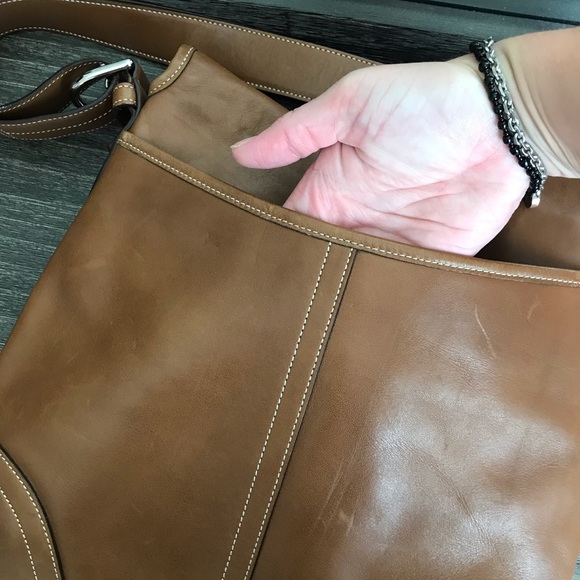 Coach tan leather saddle bag style - Picture 4 of 8